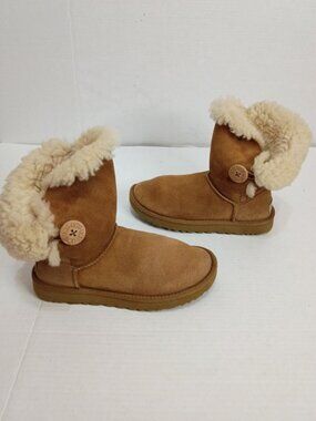 UGG Bailey Button II Chestnut Suede Shearling Boots Women’s Size 7